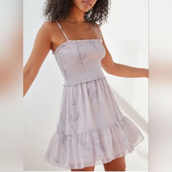 Wilfred Dresses & Skirts - Wilfred Catamaran Tiered Smocked Printed Dress Lavender Lilac Purple Aritzia